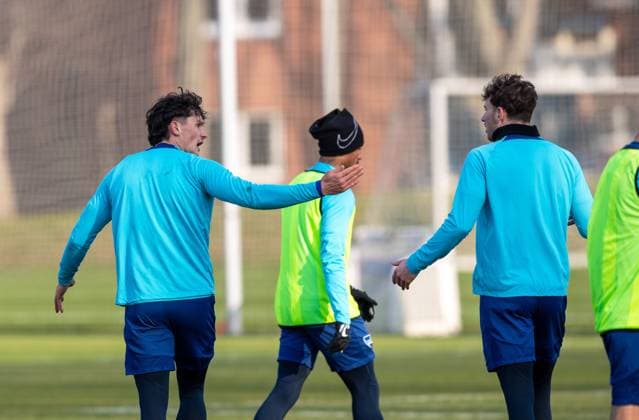 Fussball, Herren, Saison 2023 2024, 1. Bundesliga, Hertha BSC, Training, v. l. Fabian Reese (Hertha BSC) und Pascal Klemens (Hertha BSC) geraten kurz verbal aneinander, 05.03. 2024,