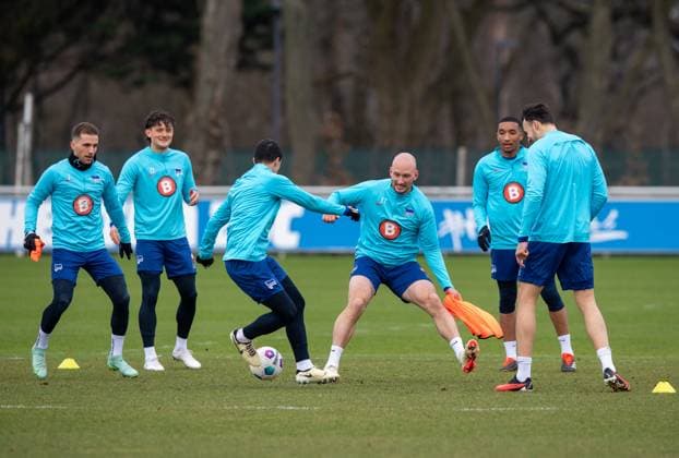 Fussball, Herren, Saison 2023 2024, 1. Bundesliga, Hertha BSC, Training, v. l. Peter Pekarik (Hertha BSC), Fabian Reese (Hertha BSC), Ibrahim Maza (Hertha BSC), Toni Leistner (Hertha BSC), Bradley Ibrahim (Hertha BSC), Haris Tabakovic (Hertha BSC), 05.03. 2024,