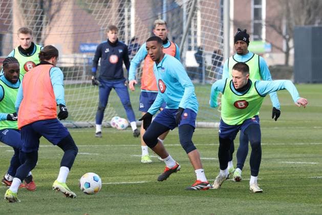DEU, DFL, 2. FBL Hertha BSC, Training, 05.03.2024, Sportforum, Berlin, DEU, DFL, 2. FBL Hertha BSC, Training, im Bild Bradley Ibrahim (Hertha BSC Berlin 23), Bence Dardai (Hertha BSC Berlin 24), Michal Karbownik (Hertha BSC Berlin 6), Jeremy Dudziak (Hertha BSC Berlin 19) DFL - regulations prohibit any use of Photographs as image sequences and or quasi-video Foto: Juergen Engler nordphoto GmbH