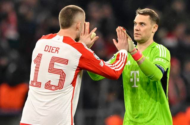 vor Spielbeginn: Bayern machen sich Mut Gestik Geste klatschen ab Torwart Manuel Neuer FC Bayern Muenchen FCB (01) Eric Dier FC Bayern Muenchen FCB (15) FC Bayern Muenchen FCB vs Lazio Rom Achtelfinale Rueckspiel 05.03.2024 DFL REGULATIONS PROHIBIT ANY USE OF PHOTOGRAPHS AS IMAGE SEQUENCES AND OR QUASI-VIDEO FC Bayern Muenchen FCB vs Lazio Rom