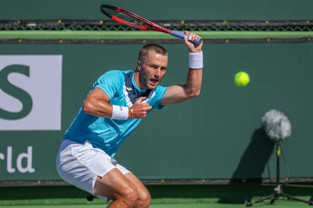 INDIAN WELLS, CA - MARCH 05: Liam Broady (GBR) hits a forehand during the qualifying round for the BNP Paribas Open on March 5, 2024 at Indian Wells Tennis Garden in Indian Wells. CA. (Photo by George Walker Icon Sportswire) TENNIS: MAR 05 BNP Paribas Open EDITORIAL USE ONLY Icon240305015