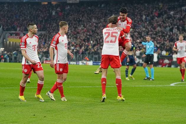 Thomas Müller (25 FC Bayern) und Aleksandar Pavlovic (45 FC Bayern) jubeln über das Tor zum 1-0 beim Champions Leaguespiel FC Bayern München - Lazio Rom am 05.03.2024 München Allianz Arena Bayern Deutschland