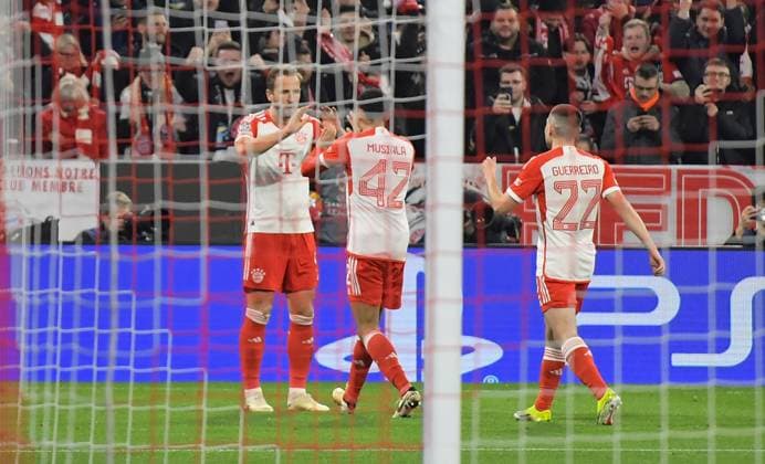 05.03.2024, xemx, Fussball UEFA Champions League 1 8 Finale, FC Bayern Muenchen - Lazio Rom emspor, v.l. Harry Kane (FC Bayern Muenchen) Jubel, Torjubel, celebrate the goal, jubelt ueber das Tor zum 1:;0 (DFL DFB REGULATIONS PROHIBIT ANY USE OF PHOTOGRAPHS as IMAGE SEQUENCES and or QUASI-VIDEO) Muenchen
