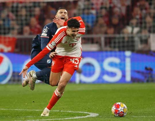 05.03.2024, Champions League, FC Bayern Muenchen vs Lazio Rom, Allianz Arena Muenchen, im Bild: Taty Castellanos (Lazio Rom) vs Aleksandar Pavlovic (FC Bayern Muenchen)