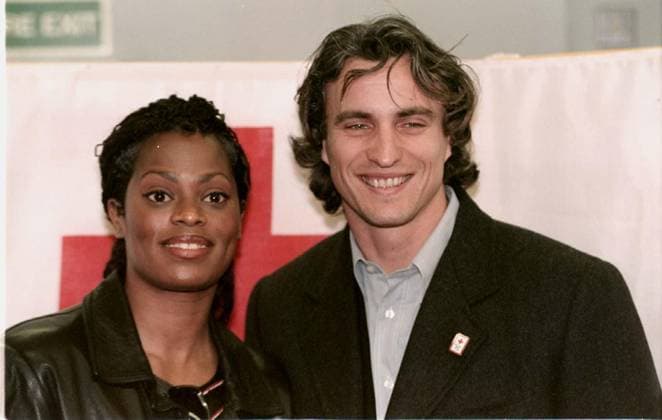 DES REE AND DAVID GINOLA AT TOER RECORDS TO CELEBRATE THE DECISION TO BAN LAND MINES, LONDON, BRITAIN - 1999 DESREE AND DAVID GINOLA DES REE AND DAVID GINOLA AT TOER RECORDS TO CELEBRATE THE DECISION TO BAN LAND MINES, LONDON, BRITAIN - 1999, Credit:PNS Avalon  Copyright: xPNSx xAvalonx 0688896951