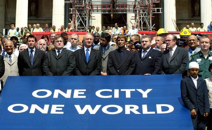 TWO MINUTES SILENCE IN MEMORY OF THE VICTIMS OF THE LONDON BOMBINGS, TRAFALGAR SQUARE, LONDON, BRITAIN - 14 JUL 2005 Sebastian Coe, John Prescott and Ken Livingstone observe a two minute silence in memory of the victims of the London bombings TWO MINUTES SILENCE IN MEMORY OF THE VICTIMS OF THE LONDON BOMBINGS, TRAFALGAR SQUARE, LONDON, BRITAIN - 14 JUL 2005, Credit:Steve Maisey PNS Avalon  Copyright: xStevexMaisey PNSx xAvalonx 0689827902