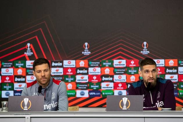 Bayer 04 Leverkusen Pressekonferenz; 06.03.2024 Xabi Alonso (Trainer Bayer 04 Leverkusen), Robert Andrich (Bayer 04 Leverkusen, 8) Bayer 04 Leverkusen Pressekonferenz; 06.03.2024 Copyright: xBEAUTIFULxSPORTS Buriakovx