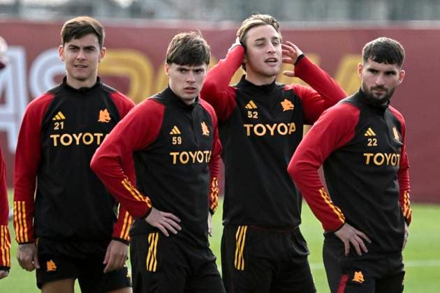 Paulo Dybala, Nicola Zalewski, Edoardo Bove and Houssem Aouar of AS Roma look on during a training the day before the Europa League football match between AS Roma and Brighton & Hove Albion FC at Fulvio Bernardini center in Rome (Italy), March 6th, 2024. andreaxstaccioli