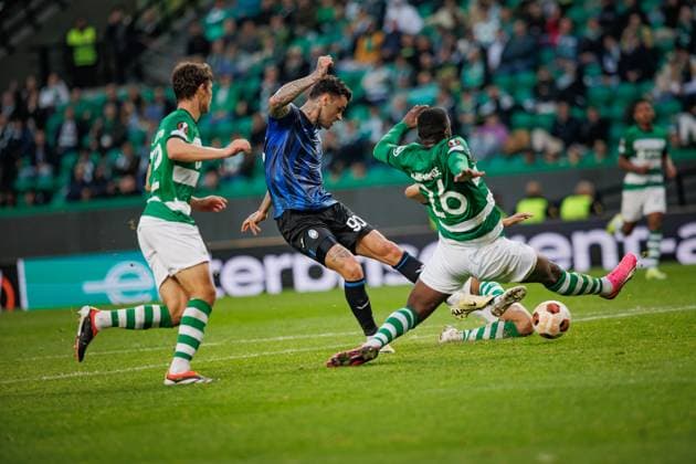 Gianluca Scamacca scores goal during UEFA Europa League 23 24 game between Sporting CP e Atalanta BC at Estadio Jose Alvalade, Lisbon, Portugal. (Maciej Rogowski) Lisbon Estadio Jose Alvalade Portugal Copyright: xMaciejxRogowskix scpabc-17