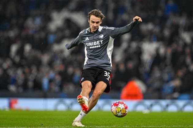 UEFA Champions League Manchester City v F.C. Copenhagen William Clem of FC Copenhagen during the pre-game warmup ahead of the UEFA Champions League match Manchester City vs F.C. Copenhagen at Etihad Stadium, Manchester, United Kingdom, 6th March 2024 (Photo by Cody Froggatt News Images) Copyright: xCodyxFroggatt NewsxImagesx