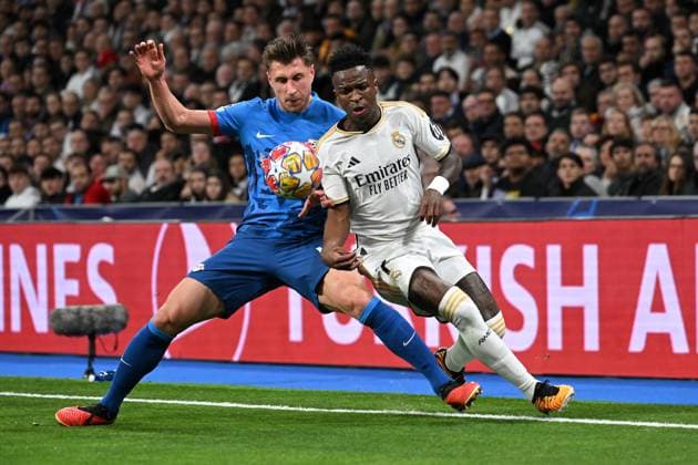 Bilder des Jahres 2024, Sport 03 März Sport Themen der Woche KW10 Sport Bilder des Tages Madrid, Estadio Santiago Bernabeu, 06.03.24, GER, Herren, UEFA Champions League, Saison 2023-2024, Achtelfinale, Real Madrid CF - RB Leipzig Bild: v.li. im Zweikampf Willi ORBAN (Leipzig) und VINICIUS JUNIOR (Real Madrid) Only for editorial use! UEFA regulations prohibit any use of photographs as image sequences and or quasi-video. Spanien *** Madrid, Estadio Santiago Bernabeu, 06 03 24, GER, Men, UEFA Champions League, Season 2023 2024, Round of 16, Real Madrid CF RB Leipzig Picture from left in duel Willi ORBAN Leipzig and VINICIUS JUNIOR Real Madrid Only for editorial use UEFA regulations prohibit any use of photographs as image sequences and or quasi video Spain