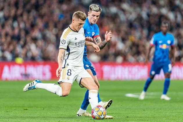 Toni Kroos (Real Madrid, 8) Benjamin Sesko (RB Leipzig, 30) Real Madrid vs. RB Leipzig, Fussball, UEFA Champions League, Achtelfinale, 06.03.2024 Real Madrid vs. RB Leipzig, Fussball, UEFA Champions League, Achtelfinale, 06.03.2024 Madrid Copyright: xEibner-Pressefoto BahhoxKarax EP_BKA