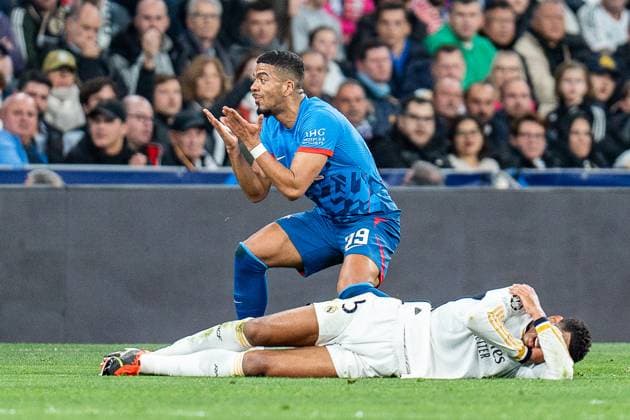 Sport Bilder des Tages Benjamin Henrichs (RB Leipzig, 39) Jude Bellingham (Real Madrid, 5) Real Madrid vs. RB Leipzig, Fussball, UEFA Champions League, Achtelfinale, 06.03.2024 Real Madrid vs. RB Leipzig, Fussball, UEFA Champions League, Achtelfinale, 06.03.2024 Madrid Copyright: xEibner-Pressefoto BahhoxKarax EP_BKA