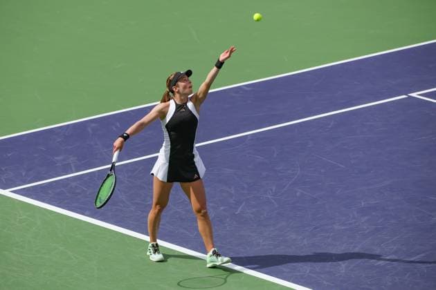 INDIAN WELLS, CA - MARCH 06: Katie Volynets (USA) serves during the BNP Paribas Open on March 6, 2024 at Indian Wells Tennis Garden in Indian Wells. CA. (Photo by George Walker Icon Sportswire) TENNIS: MAR 06 BNP Paribas Open EDITORIAL USE ONLY Icon240306032