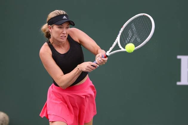 INDIAN WELLS, CA - MARCH 06: Danielle Collins (USA) hits a backhand during the BNP Paribas Open on March 6, 2024 at Indian Wells Tennis Garden in Indian Wells. CA. (Photo by George Walker Icon Sportswire) TENNIS: MAR 06 BNP Paribas Open EDITORIAL USE ONLY Icon240306053