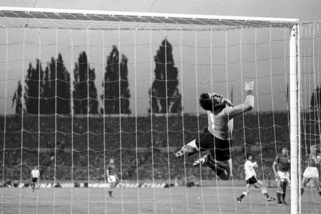 19.06.74 Argentinien - Italien Deutschland, Stuttgart, 19.06.1974, Fussball, WM 1974 in Deutschland, Argentinien - Italien (1:1): Dino Zoff (Italien). *** 19 06 74 Argentina Italy Germany, Stuttgart, 19 06 1974, Football, 1974 World Cup in Germany, Argentina Italy 1 1 Dino Zoff Italy