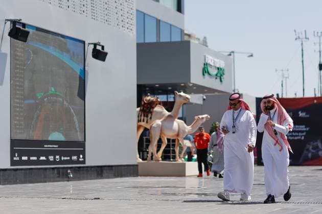 ambiance, paddock, during the Formula 1 STC Saudi Arabian Grand Prix 2024, 2nd round of the 2024 Formula One World Championship, WM, Weltmeisterschaft from March 7 to 9, 2024 on the Jeddah Corniche Circuit, in Jeddah, Saudi Arabia - F1 - SAUDI ARABIAN GRAND PRIX 2024 DPPI Panoramic  240307_R02_SAUDI__LF_0196