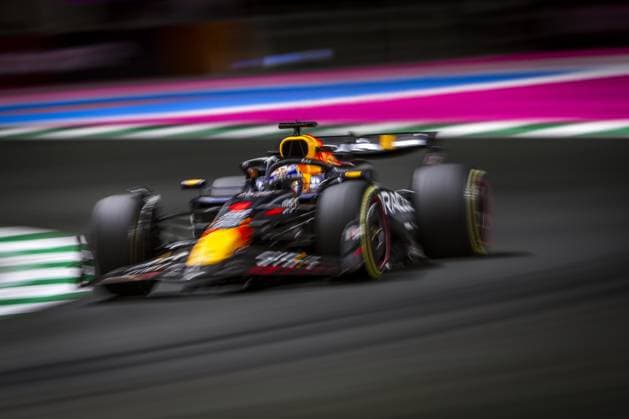 01 VERSTAPPEN Max (nld), Red Bull Racing RB20, action during the Formula 1 STC Saudi Arabian Grand Prix 2024, 2nd round of the 2024 Formula One World Championship, WM, Weltmeisterschaft from March 7 to 9, 2024 on the Jeddah Corniche Circuit, in Jeddah, Saudi Arabia - F1 - SAUDI ARABIAN GRAND PRIX 2024 DPPI Panoramic  240307_R02_SAUDI_AV3_2043