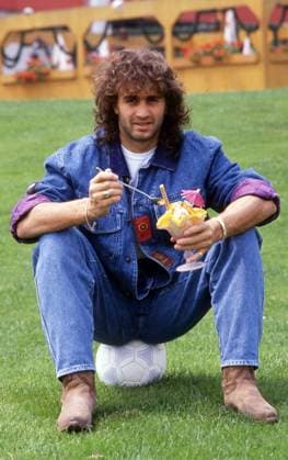01.08.88 VfB Gaudino Eis Essen Deutschland, Stuttgart, 01.08.1988, Fussball, Bundesliga, VfB Stuttgart: Maurizio Gaudino beim Eis Essen. *** 01 08 88 VfB Gaudino eating ice cream Germany, Stuttgart, 01 08 1988, Football, Bundesliga, VfB Stuttgart Maurizio Gaudino eating ice cream