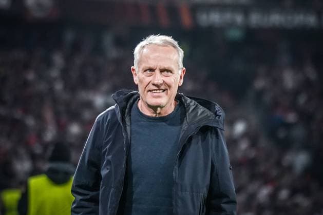 Sport Bilder des Tages Fußball: UEFA Europa League 2023 2024, Achtelfinale, SC Freiburg - West Ham United FC, Europa-Park Stadion: Freiburgs Trainer Christian Streich Freiburg Stadion am Wolfswinkel Deutschland *** Soccer UEFA Europa League 2023 2024, Round of 16, SC Freiburg West Ham United FC, Europa Park Stadium Freiburg coach Christian Streich Freiburg Stadion am Wolfswinkel Germany Copyright: xJoeranxSteinsiekx