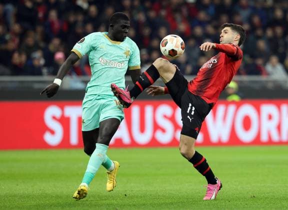 Sport Bilder des Tages March 7, 2024, Milan, ITALY: Sk Slavia Praha s Murphy Dorley (L) challenges for the ball with AC Milan™s Christian Pulisic during the UEFA Europa League round of 16 first leg between AC Milan and Sk Slavia Praha at Giuseppe Meazza stadium in Milan, 7 March 2024..ANSA MATTEO BAZZI. Soccer; Europe Legaue: Ac Milan vs Sk Slavia Praha  - ZUMAa110 20240307_zaf_a110_036 Copyright: xMatteoxBazzix