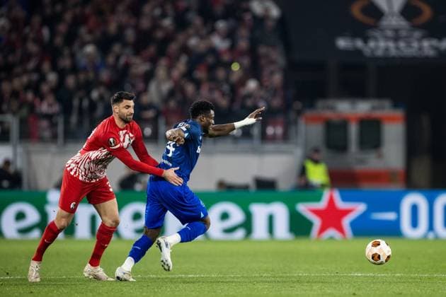 UEFA Europa League: SC Freiburg - West Ham United; 07.03.2024 Vincenzo Grifo (SC Freiburg, 32) hält Mohammed Kudus (West Ham United, 14) am Ball UEFA Europa League: SC Freiburg - West Ham United, Freiburg, Europa Park Stadion am 07.03.2024 Copyright: xBEAUTIFULxSPORTS Wunderlx