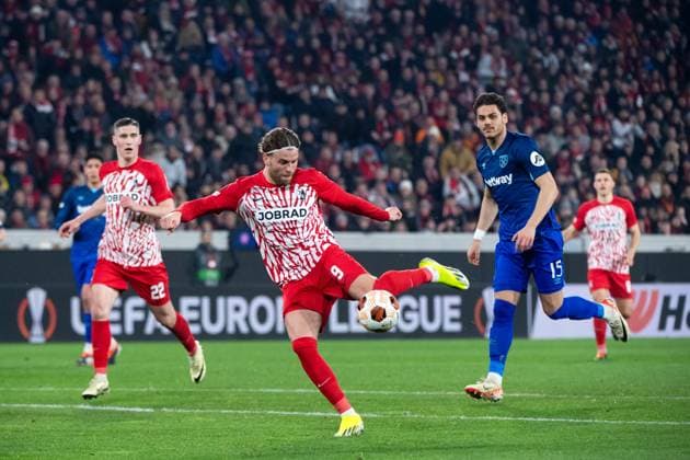 Lucas Hoeler (SC Freiburg, 09) am Ball vor Konstantinos Mavropanos (West Ham United, 15), GER, SC Freiburg vs West Ham United, Fussball UEFA Europa League, Achtelfinale Hinspiel, Saison 2023 2024, 07.03.2024 GER, SC Freiburg vs West Ham United, Fussball UEFA Europa League, Achtelfinale Hinspiel, Saison 2023 2024, 07.03.2024 Freiburg Copyright: xEibner-Pressefoto Memmlerx EP_MMR