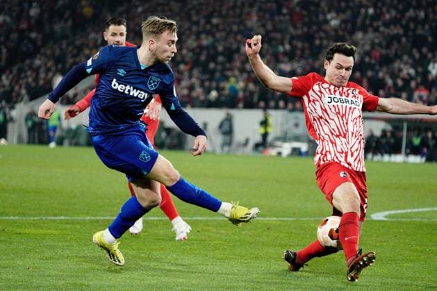 Jarrod Bowen of West Ham sees his shot blocked by Nicolas Hofler of SC Freiburg Freiburg v West Ham United, UEFA Europa League, Round of 16, First Leg, Football, Stade Europa-Park, Freiburg, Germany - 07 Mar 2024 EDITORIAL USE ONLY No use with unauthorised audio, video, data, fixture lists, club league logos or live services. Online in-match use limited to 120 images, no video emulation. No use in betting, games or single club league player publications. Copyright: xDavexWinter Shutterstockx 14373670cc