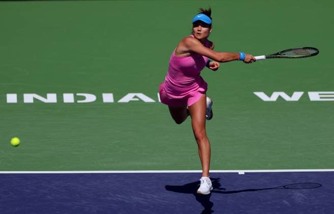 Emma Raducanu of GBR in action BNP Paribas Open, Tennis, Day 2, Indian Wells Tennis Garden, California, USA - 07 Mar 2024  Copyright: xEllaxLing Shutterstockx 14380630d