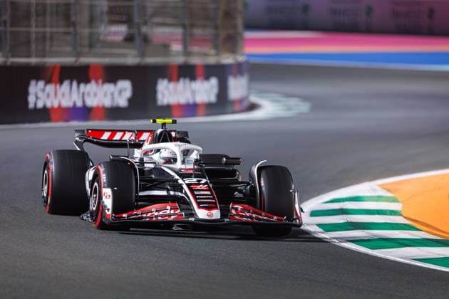 27 HULKENBERG Nico (ger), Haas F1 Team VF-24 Ferrari, action during the Formula 1 STC Saudi Arabian Grand Prix 2024, 2nd round of the 2024 Formula One World Championship, WM, Weltmeisterschaft from March 7 to 9, 2024 on the Jeddah Corniche Circuit, in Jeddah, Saudi Arabia - F1 - SAUDI ARABIAN GRAND PRIX 2024 DPPI Panoramic  240307_R02_SAUDI__LF39203-Avec accentuation-Bruit