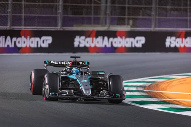 63 RUSSELL George (gbr), Mercedes AMG F1 Team W15, action during the Formula 1 STC Saudi Arabian Grand Prix 2024, 2nd round of the 2024 Formula One World Championship, WM, Weltmeisterschaft from March 7 to 9, 2024 on the Jeddah Corniche Circuit, in Jeddah, Saudi Arabia - F1 - SAUDI ARABIAN GRAND PRIX 2024 DPPI Panoramic  240307_R02_SAUDI__LF39279-Avec accentuation-Bruit