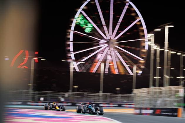 44 HAMILTON Lewis (gbr), Mercedes AMG F1 Team W15, action during the Formula 1 STC Saudi Arabian Grand Prix 2024, 2nd round of the 2024 Formula One World Championship, WM, Weltmeisterschaft from March 7 to 9, 2024 on the Jeddah Corniche Circuit, in Jeddah, Saudi Arabia - F1 - SAUDI ARABIAN GRAND PRIX 2024 DPPI Panoramic  240307_R02_SAUDI__LF_0891-Avec accentuation-Bruit