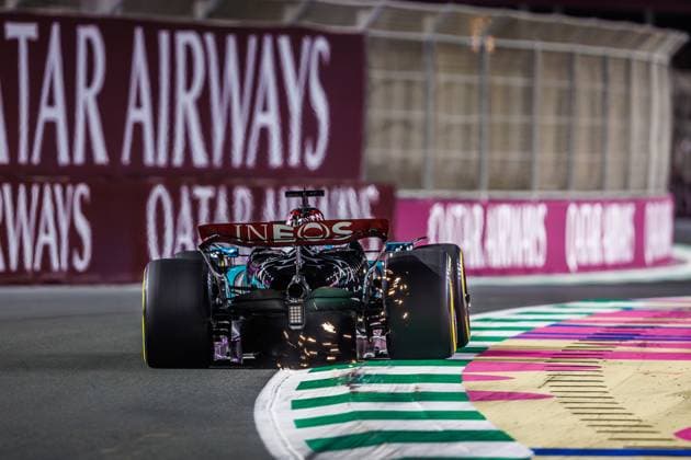 44 HAMILTON Lewis (gbr), Mercedes AMG F1 Team W15, action during the Formula 1 STC Saudi Arabian Grand Prix 2024, 2nd round of the 2024 Formula One World Championship, WM, Weltmeisterschaft from March 7 to 9, 2024 on the Jeddah Corniche Circuit, in Jeddah, Saudi Arabia - F1 - SAUDI ARABIAN GRAND PRIX 2024 DPPI Panoramic  240307_R02_SAUDI__LF39142-Avec accentuation-Bruit