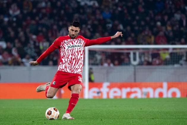 Vincenzo Grifo (SC Freiburg, 32) am Ball, GER, SC Freiburg vs West Ham United, Fussball UEFA Europa League, Achtelfinale Hinspiel, Saison 2023 2024, 07.03.2024 GER, SC Freiburg vs West Ham United, Fussball UEFA Europa League, Achtelfinale Hinspiel, Saison 2023 2024, 07.03.2024 Freiburg Copyright: xEibner-Pressefoto Memmlerx EP_MMR