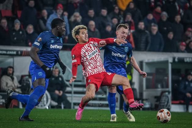 Fußball: UEFA Europa League 2023 2024, Achtelfinale, SC Freiburg - West Ham United FC, Europa-Park Stadion: Freiburgs Ritsu Doan in Aktion Freiburg Stadion am Wolfswinkel Deutschland Copyright: xJoeranxSteinsiekx
