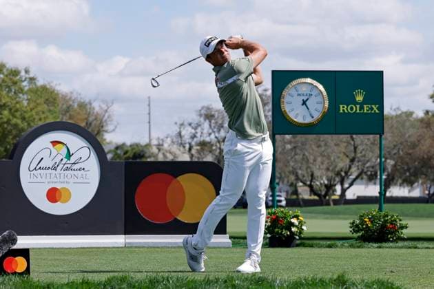 ORLANDO, FL - MARCH 07: Viktor Hovland of Norway hits a tee shot at the 14th hole during the first round of the Arnold Palmer Invitational presented by Mastercard at Arnold Palmer Bay Hill Golf Course on March 07, 2024 in Orlando, Florida. (Photo by Joe Robbins Icon Sportswire) GOLF: MAR 07 PGA, Golf Herren Arnold Palmer Invitational presented by Mastercard EDITORIAL USE ONLY Icon5732403070621