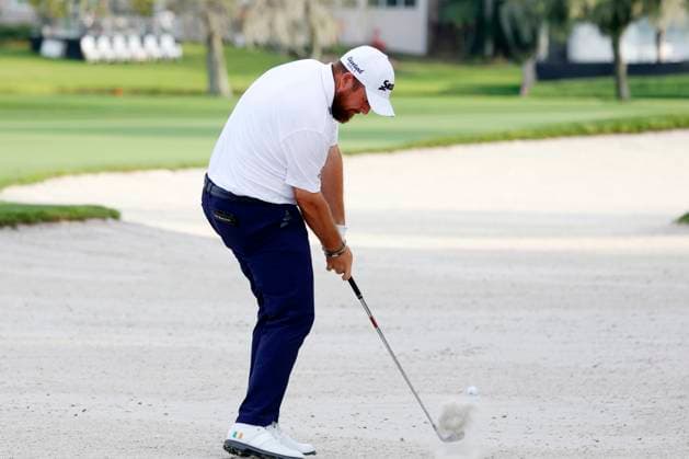 ORLANDO, FL - MARCH 07: PGA, Golf Herren golfer Shane Lowry hits out of a fairway bunker on the 16th hole during the Arnold Palmer Invitational presented by MasterCard at the Arnold Palmer s Bay Hill Club & Lodge on March 7, 2024, in Orlando, Florida. (Photo by Brian Spurlock Icon Sportswire) GOLF: MAR 07 PGA Arnold Palmer Invitational presented by Mastercard EDITORIAL USE ONLY Icon24030772