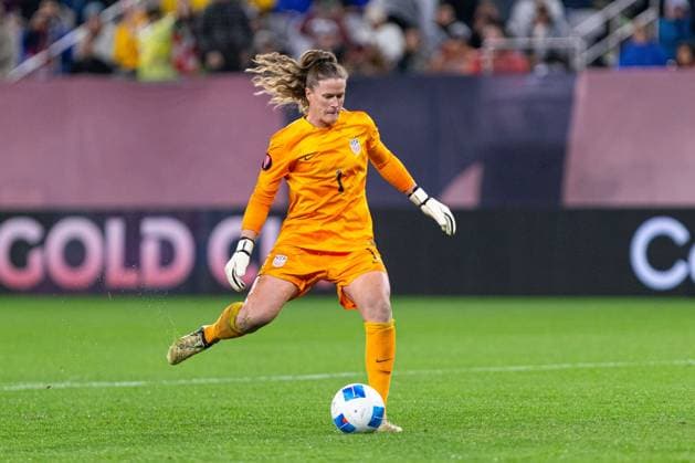RECORD DATE NOT STATED Concacaf W Gold Cup 2024 Canada 2-2 United States Alyssa Naeher of USA during the Semifinals match between Canada and United States (USA) as part of the Concacaf Womens Gold Cup 2024, at Snapdragon Stadium on March 06, 2024 in San Diego, California, United States. SAN DIEGO CALIFORNIA UNITED STATES  Copyright: xCarlosxZepedax 20240307003025_CWGC_2024_SF_CAN_USA_NAEHER251
