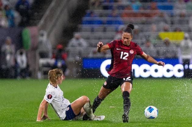 RECORD DATE NOT STATED Concacaf W Gold Cup 2024 Canada 2-2 United States Jenna Nighswonger (L) of USA fights for the ball with Jade Rose (R) of Canada during the Semifinals match between Canada and United States (USA) as part of the Concacaf Womens Gold Cup 2024, at Snapdragon Stadium on March 06, 2024 in San Diego, California, United States. SAN DIEGO CALIFORNIA UNITED STATES  Copyright: xCarlosxZepedax 20240306224250_CWGC_2024_SF_CAN_USA_ROSE92