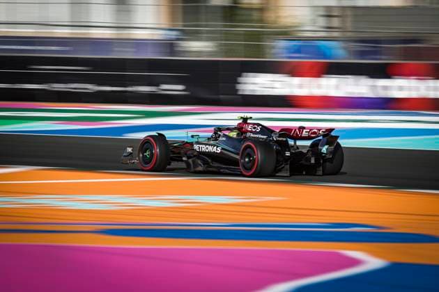 63 RUSSELL George (gbr), Mercedes AMG F1 Team W15, action during the Formula 1 STC Saudi Arabian Grand Prix 2024, 2nd round of the 2024 Formula One World Championship, WM, Weltmeisterschaft from March 7 to 9, 2024 on the Jeddah Corniche Circuit, in Jeddah, Saudi Arabia - F1 - SAUDI ARABIAN GRAND PRIX 2024 DPPI Panoramic  240308_R02_SAUDI_XB3_9817