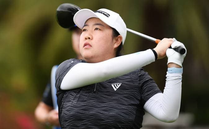 (240308) -- LINGSHUI, March 8, 2024 -- Liu Ruixin of China plays a shot during the second round of the Blue Bay LPGA, Golf Damen golf tournament in Lingshui, south China s Hainan Province, March 8, 2024. ) (SP)CHINA-HAINAN-LINGSHUI-GOLF-BLUE BAY LPGA (CN) YangxGuanyu 