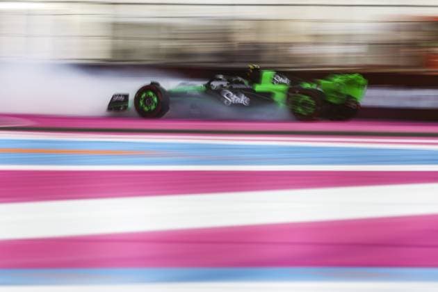 24 ZHOU Guanyu (chi), Stake F1 Team Kick Sauber C44, action crash, accident, during the Formula 1 STC Saudi Arabian Grand Prix 2024, 2nd round of the 2024 Formula One World Championship, WM, Weltmeisterschaft from March 7 to 9, 2024 on the Jeddah Corniche Circuit, in Jeddah, Saudi Arabia - F1 - SAUDI ARABIAN GRAND PRIX 2024 DPPI Panoramic  240308_R02_SAUDI_XB3_9983