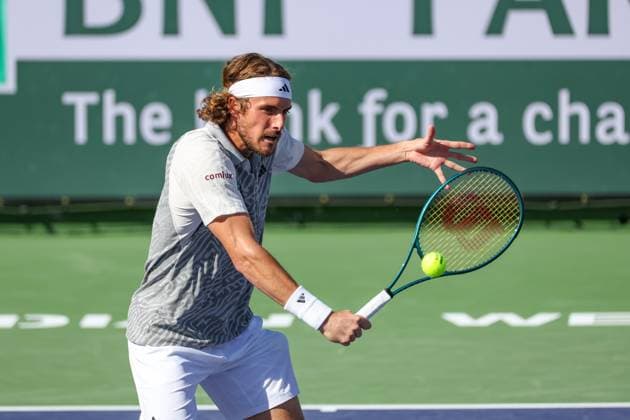 INDIAN WELLS, CA - MARCH 08: Stefanos Tsitsipas (GRE) hits a backhand during the BNP Paribas Open on March 8, 2024 at Indian Wells Tennis Garden in Indian Wells, CA. (Photo by George Walker Icon Sportswire) TENNIS: MAR 08 BNP Paribas Open EDITORIAL USE ONLY Icon240308116