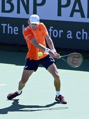INDIAN WELLS, CA - MARCH 08: Alex De Minaur (AUS) gets ready to return the ball during a ATP, Tennis Herren tennis match played on March 8, 2024 during the BNP Paribas Open played at the Indian Wells Tennis Garden in Indian Wells, CA. (Photo by John Cordes Icon Sportswire) TENNIS: MAR 08 BNP Paribas Open EDITORIAL USE ONLY Icon506240308158