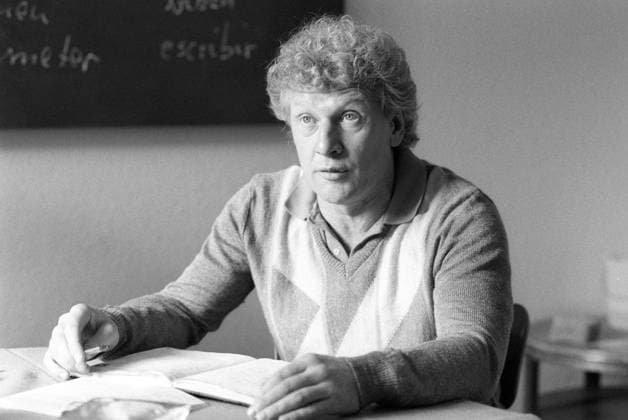 Karl-Heinz Feldkamp (Fußballtrainer) 05 83 stroe Karl-Heinz Feldkamp am 27. Mai 1983 Deutschland deutsch deutscher Mann Fußball Sportler Fußballspieler Trainer Bundesliga Liga german soccer coach quer halb sitzend sprechend Homestory exklusiv exklusive sw *** Karl Heinz Feldkamp soccer coach 05 83 stroe Karl Heinz Feldkamp on 27 May 1983 Germany german german man soccer sport athlete soccer player coach Bundesliga league german soccer coach cross half sitting talking home story exclusive exclusive sw