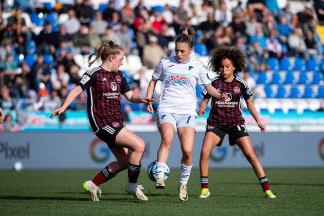 Ereleta Memeti (TSG Hoffenheim, 07) im Zweikampf mit Madeleine Steck (FC Nuernberg, 28), Amira Arfaoui (FC Nuernberg, 74), GER, TSG 1899 Hoffenheim vs 1. FC Nuernberg, Fussball Google Pixel Frauen Bundesliga, 15. Spieltag, Saison 2023 2024, 09.03.2024 DFB regulations prohibit any use of photographs as image sequences and or quasi-video GER, TSG 1899 Hoffenheim vs 1. FC Nuernberg, Fussball Google Pixel Frauen Bundesliga, 15. Spieltag, Saison 2023 2024, 09.03.2024 Hoffenheim Copyright: xEibner-Pressefoto Memmlerx EP_MMR