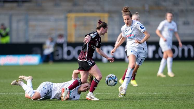 v.li.: Michaela Specht (TSG, 6), Vanessa Haim (FCN, 19), Franziska Harsch (TSG, 17), Zweikampf, Spielszene, Duell, duel, tackle, tackling, Dynamik, Action, Aktion, 09.03.2024, Sinsheim (Hoffenheim) (Deutschland), Fussball, Google Pixel Frauen-Bundesliga, TSG 1899 Hoffenheim - 1. FC Nürnberg, DFB DFL REGULATIONS PROHIBIT ANY USE OF PHOTOGRAPHS AS IMAGE SEQUENCES AND OR QUASI-VIDEO.
