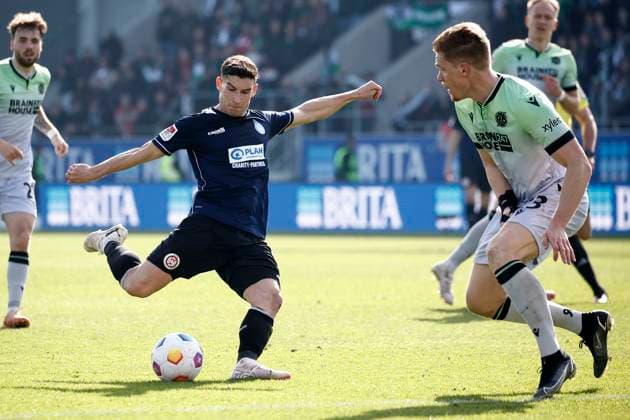 09.03.2024, xavx, Fussball 2.Bundesliga, SV Wehen Wiesbaden - Hannover 96 emspor, v.l. Robin Heußer (SV Wehen Wiesbaden), Marcel Halstenberg (Hannover 96) (DFL DFB REGULATIONS PROHIBIT ANY USE OF PHOTOGRAPHS as IMAGE SEQUENCES and or QUASI-VIDEO) Wiesbaden