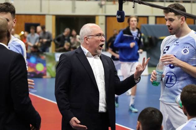 Volleyball Bundesliga Herren, ASV Dachau vs. VFB Friedrichshafen, 09.03.2024 Volleyball Bundesliga Herren, ASV Dachau (blau) vs. VFB Friedrichshafen (weiss), Hauptrunde, München, 09.03.2024 Bild: Ansage von Mark Lebedew (Headcoach, VfB Friedrichshafen) Copyright: xBEAUTIFULxSPORTS NilsxKoepkex