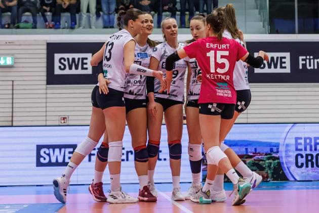 Teamkreis, Mannschaftskreis, Ansprache, Motivation Schwarz-Weiss Erfurt, 09.03.2024, Erfurt (Deutschland), Volleyball, 2. Bundesliga Frauen Pro, Schwarz-Weiss Erfurt - Allbau Volleys Essen